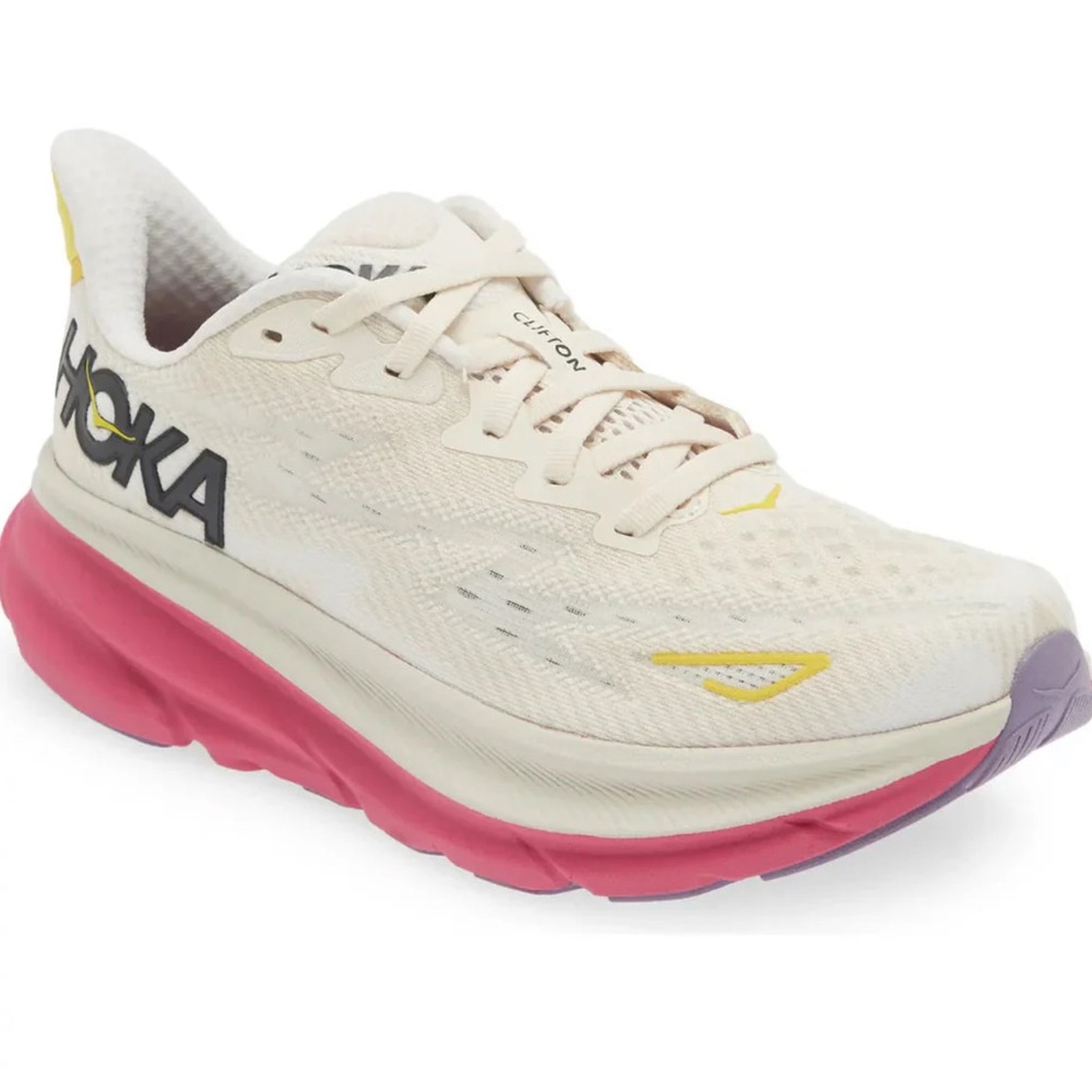 Hoka Women's Clifton 9 women’s size 10 eggnog and Pink LIKE BRAND NEW